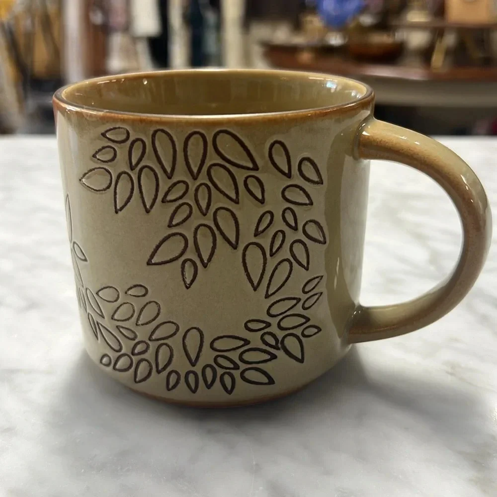 Starbucks Incise Leaf Mug in Tan and Brown Coffee Mug From 2013